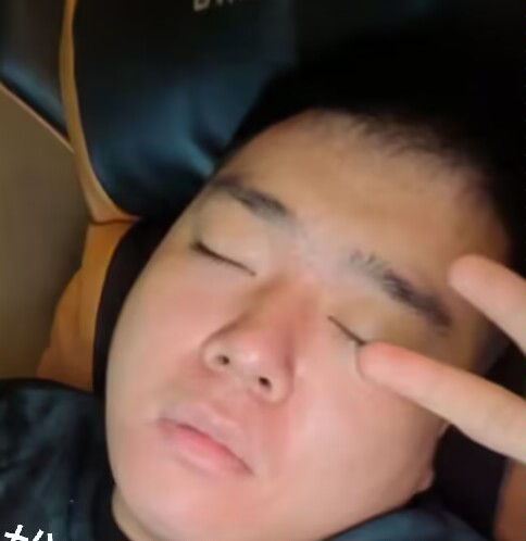 累到秒睡
